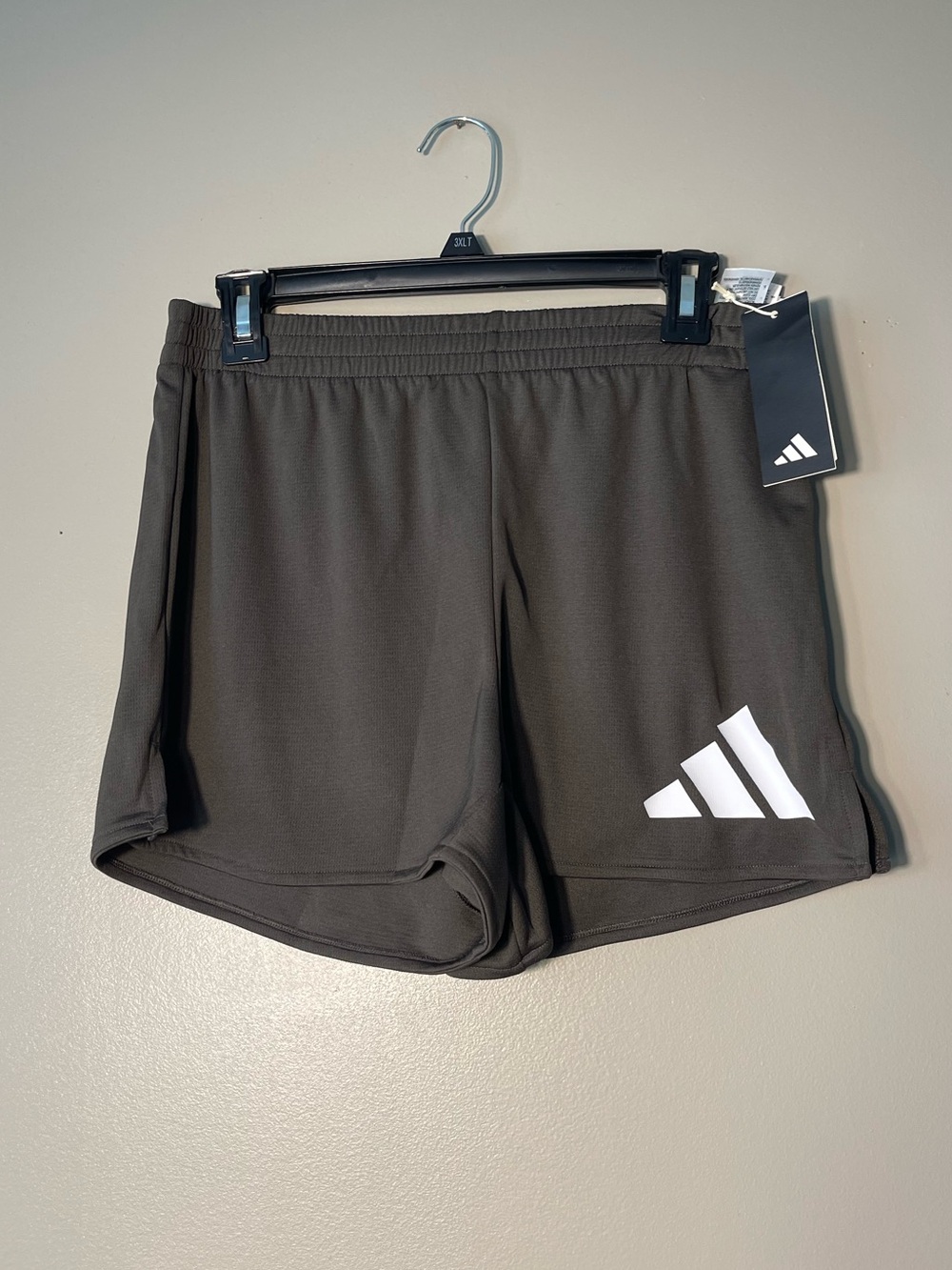 Adidas Women’s Training Big Logo Shorts Size Small Green New